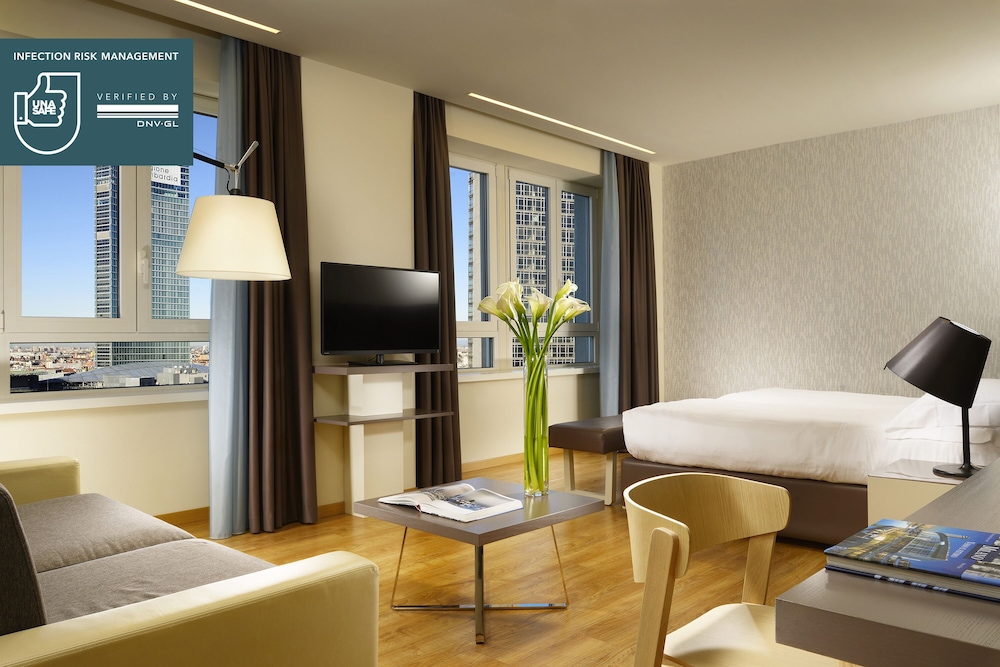 Unahotels Century Milan 30/50