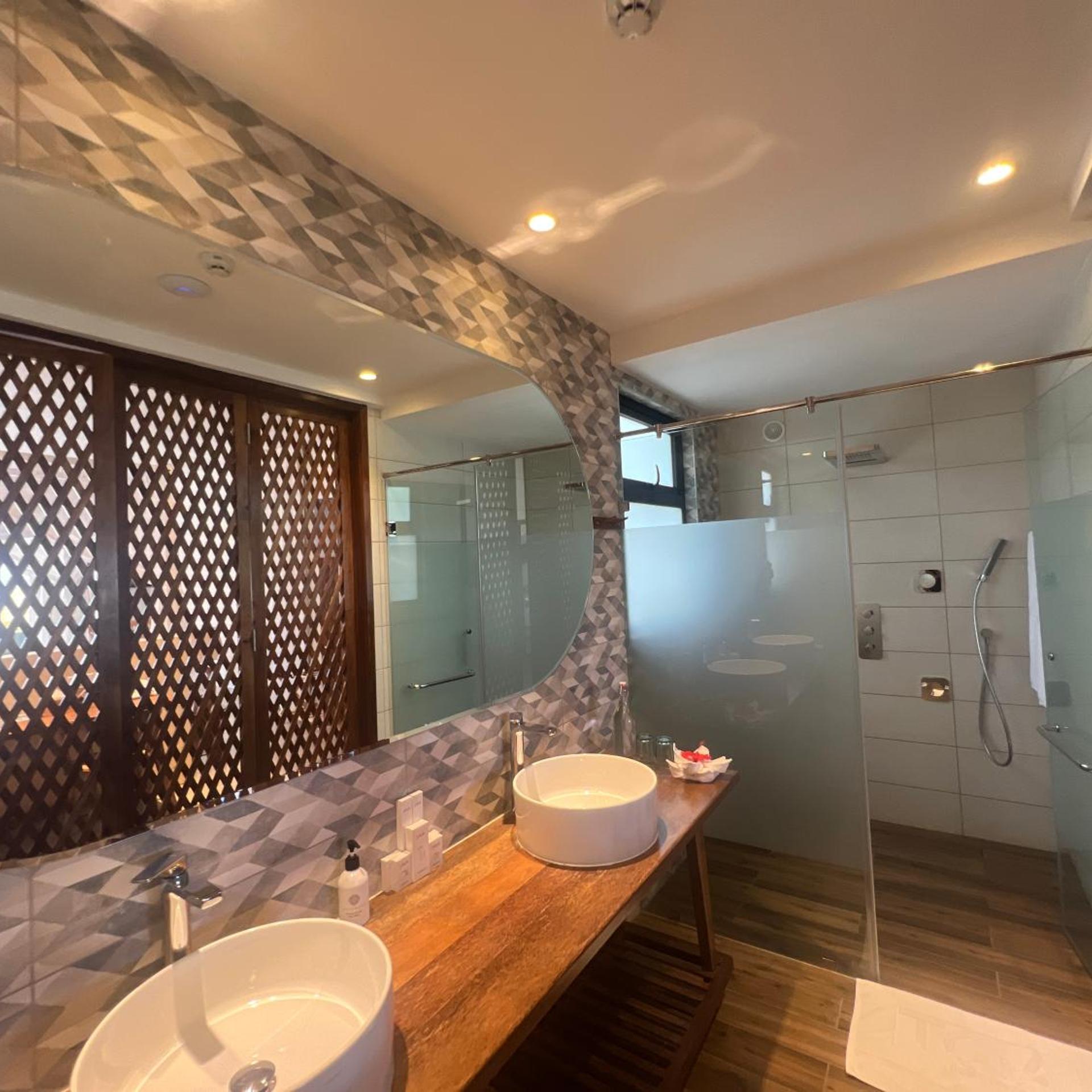 جناح شهر العسل بمسبح خاص، TOA Hotel & Spa 3/3