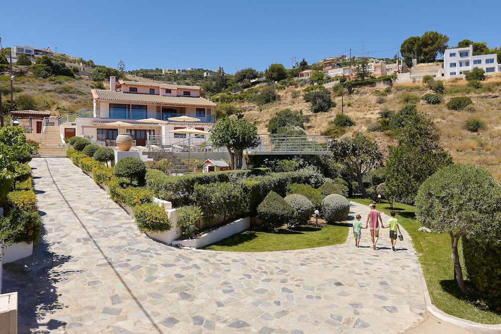 Keramos Villa And Apartments 38/45