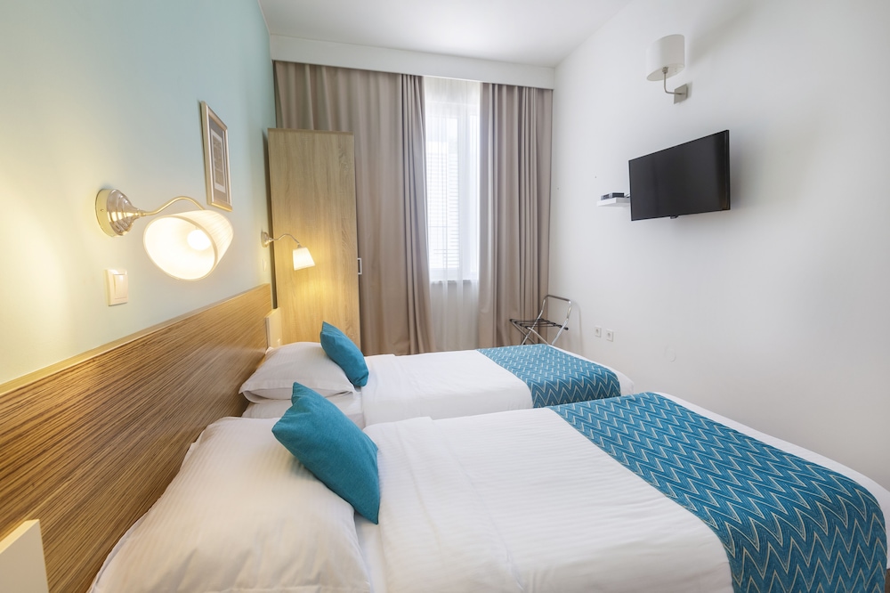 غرفة قياسية بسريرين منفصلين، Annex Building Art Hotel 6/10