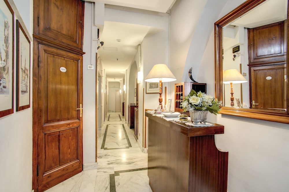 Hotel Primavera 8/64