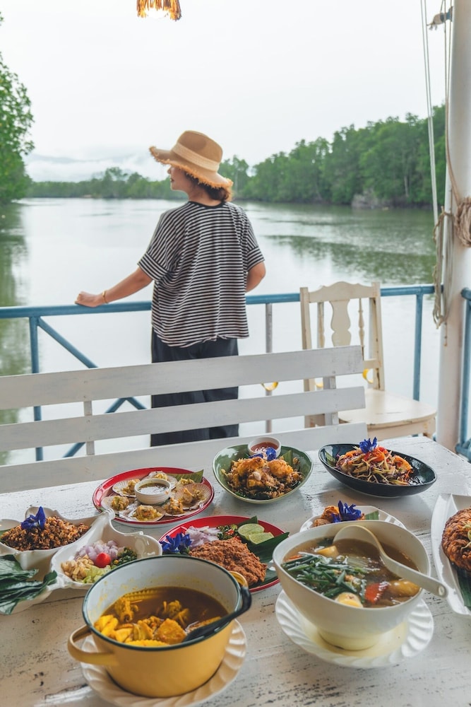Anavilla Tangke Resort 18/40