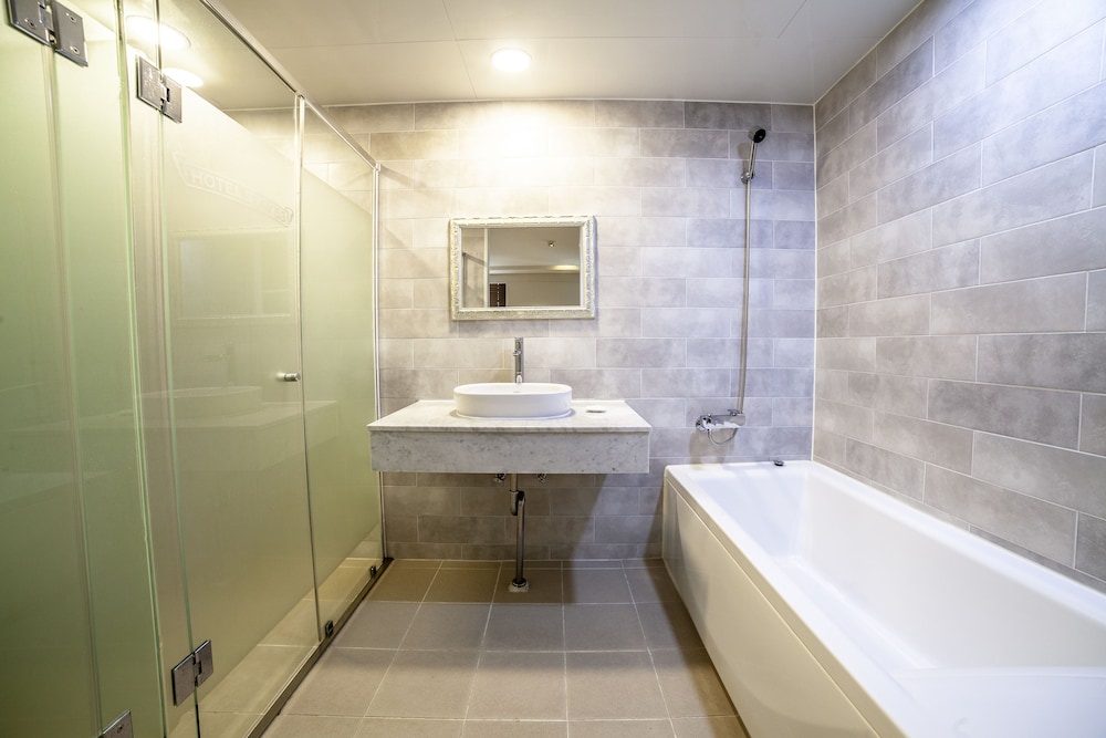 Stay 53 Hotel 42/50