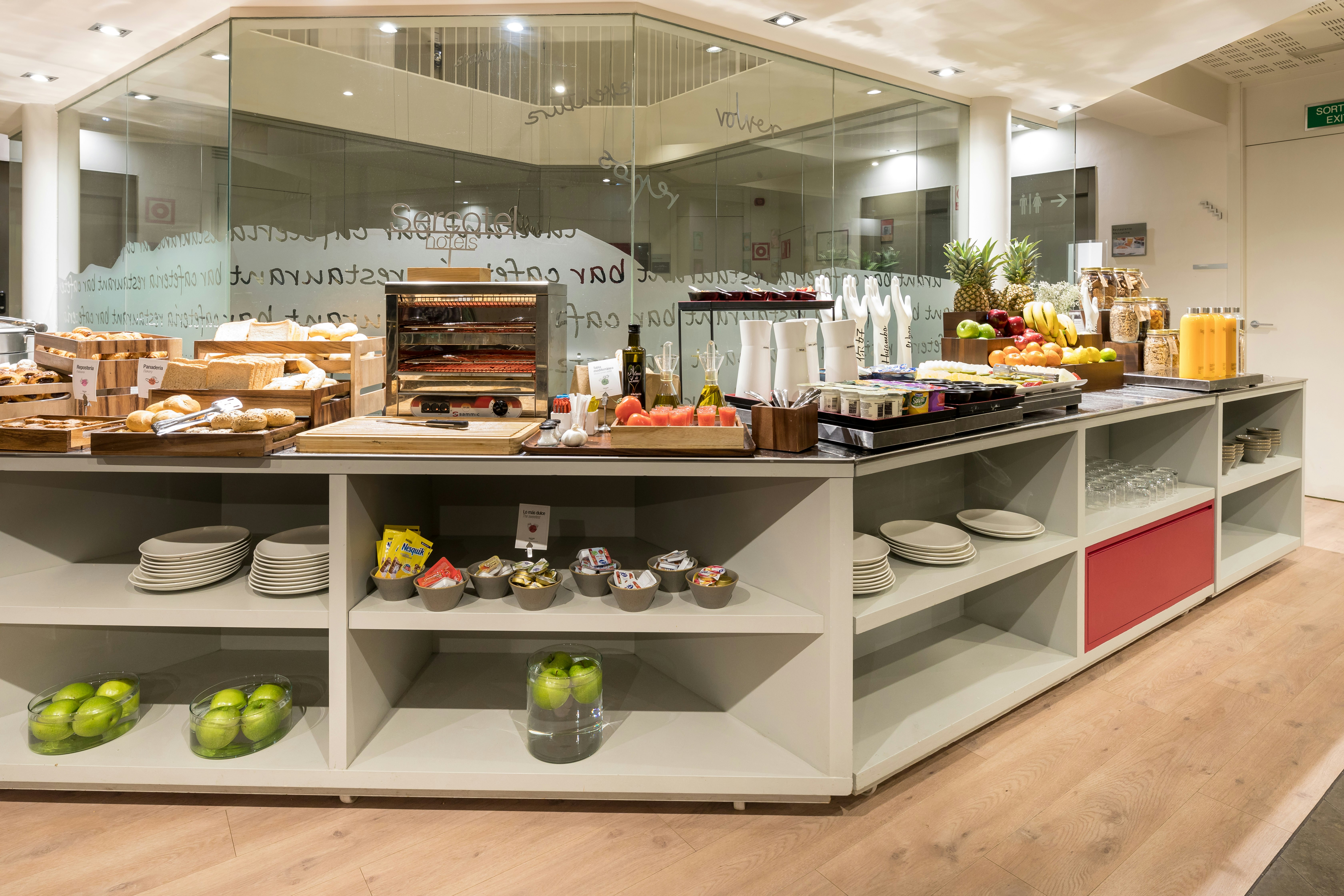 SERCOTEL AMISTER ART HOTEL 40/49