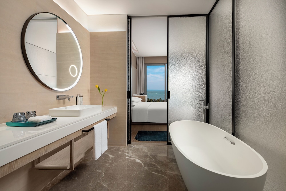 غرفة بريميوم بسريرين مزدوجين، HUALUXE Resort Beihai Silver Beach by IHG 2/4