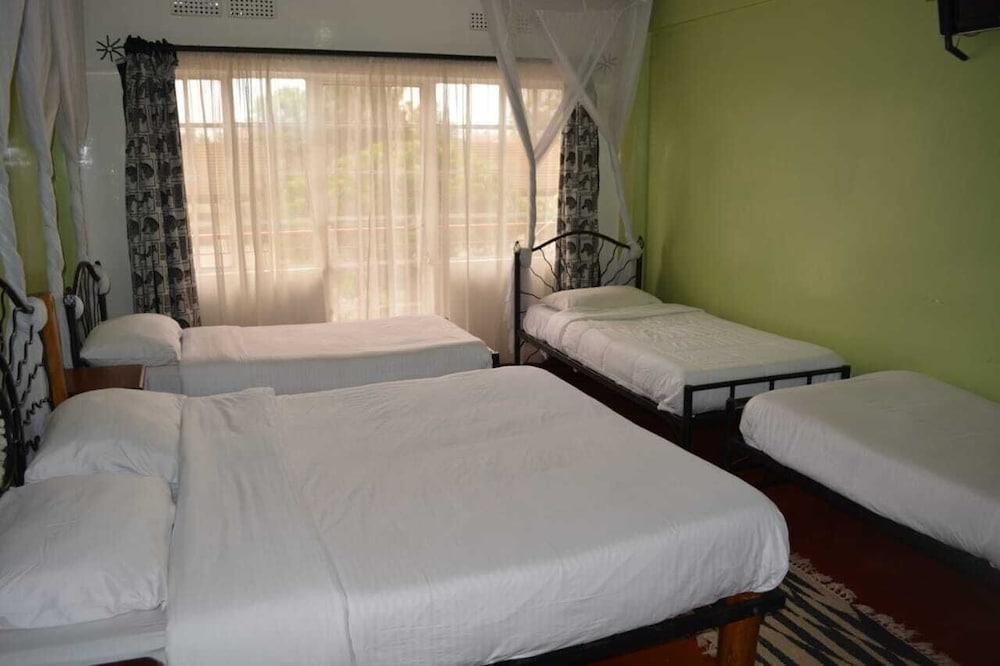 Khweza Bed & Breakfast 14/43