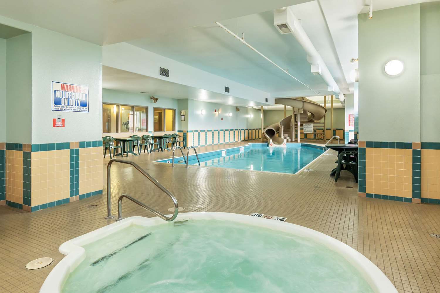 Comfort Inn & Suites Salmon Arm 8/26