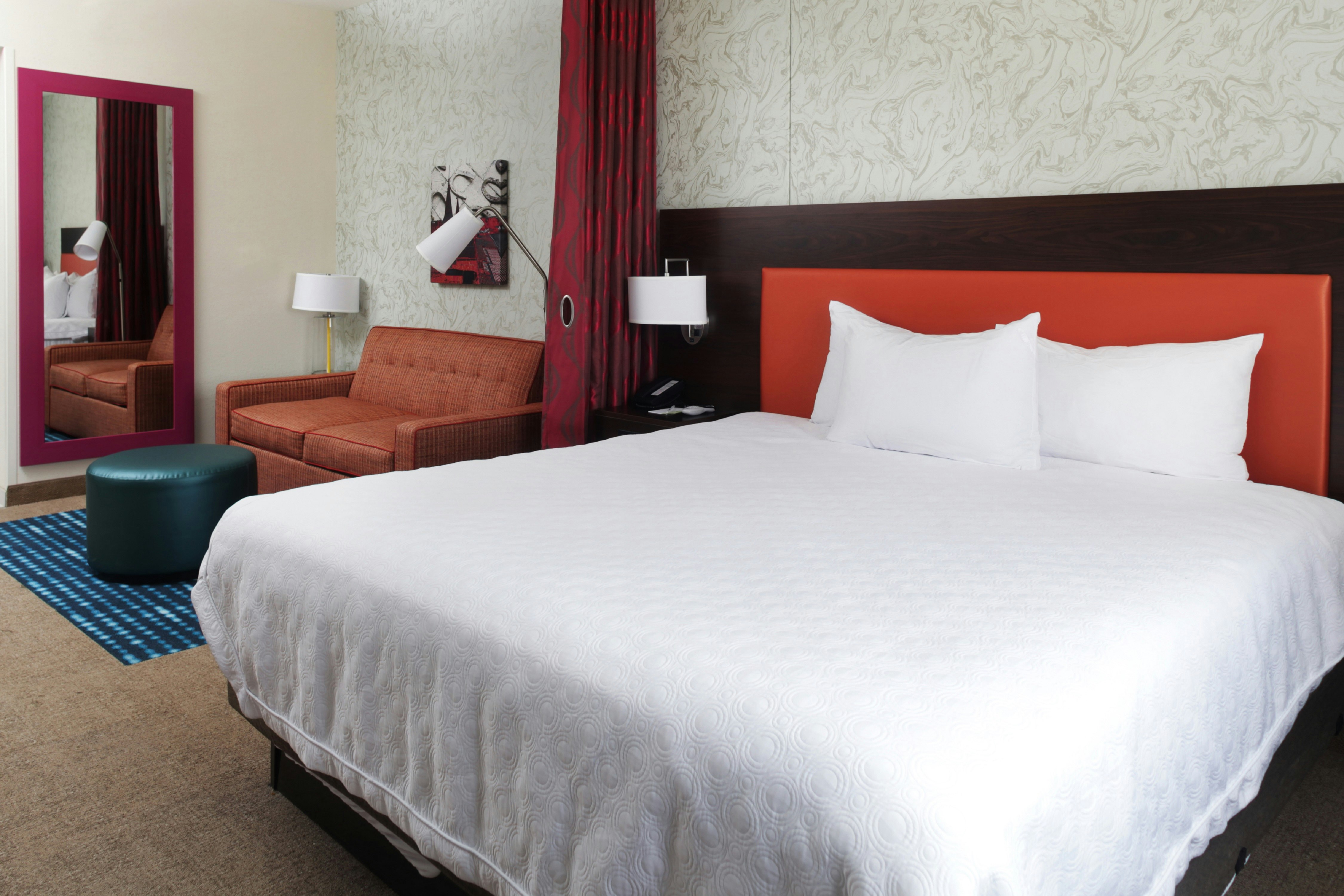 STUDIO, SUITE, KING BED