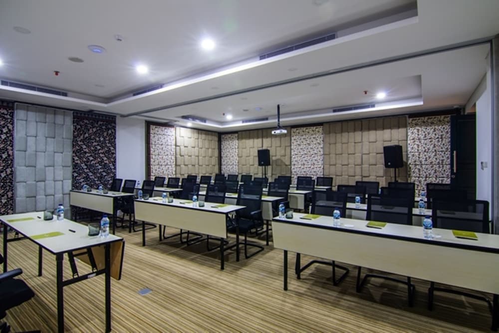 Jambuluwuk Thamrin Hotel 55/62