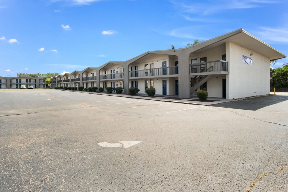Motel6 Lexington, KY - Airport 27/36