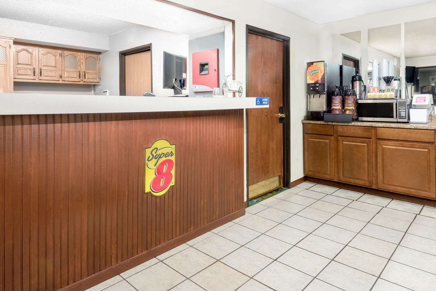 Super 8 By Wyndham Kent/Akron Area 4/13