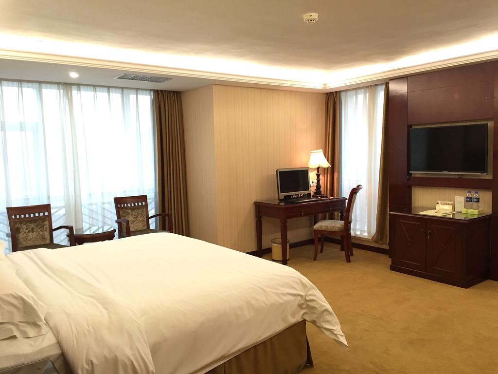 Vienna International Hotel (Changsha West Bus Station) 8/26