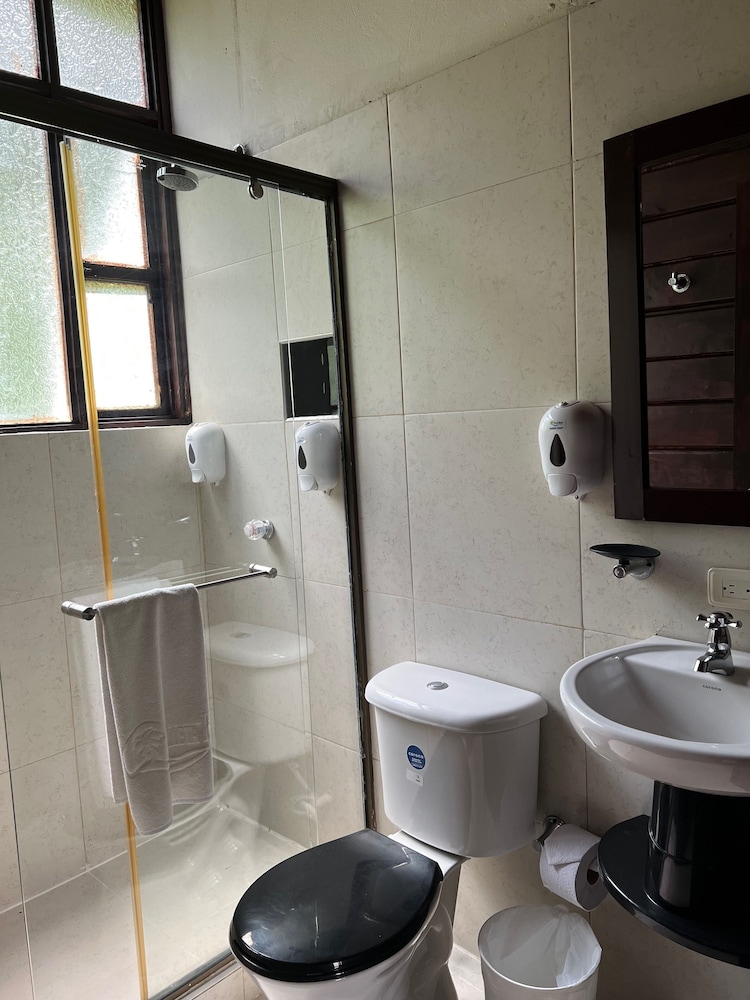 Villeta Resort Hotel 45/47