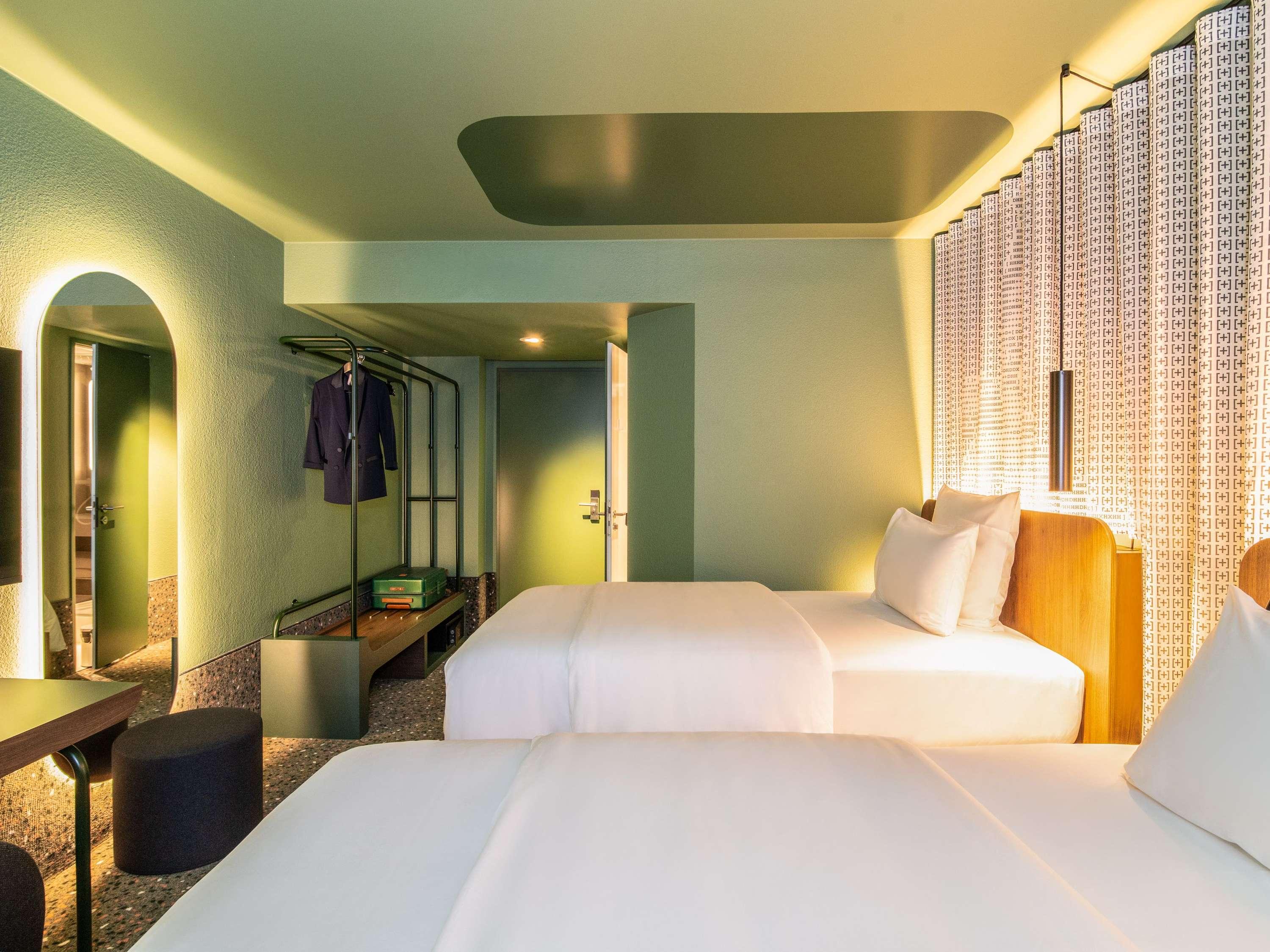 Tribe Extra, Twin Beds