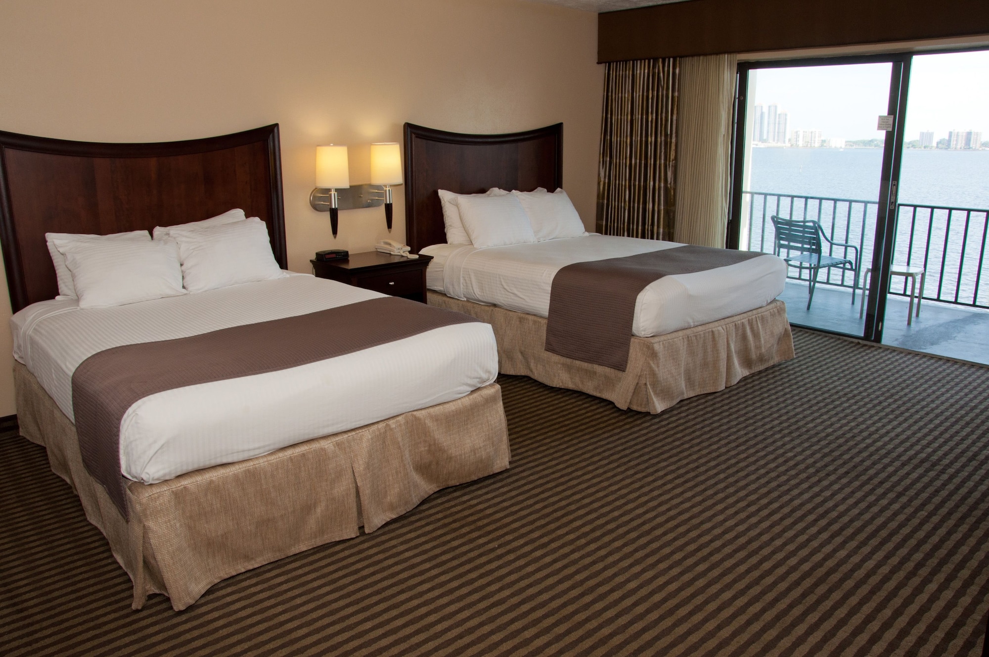 STANDARD, 2 QUEEN BEDS, NO VIEW