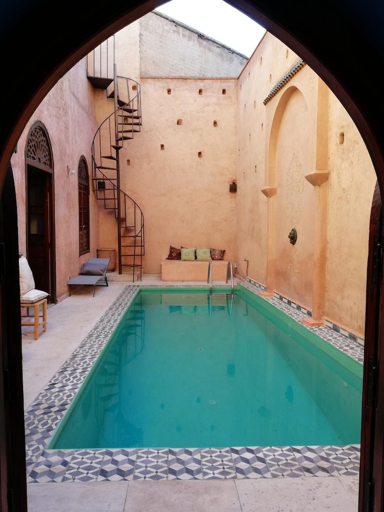 Riad Ben Youssef 32/50