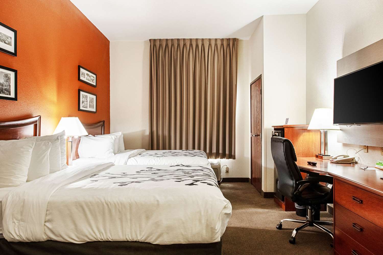 Suite, 2 Queen Beds, Accessible