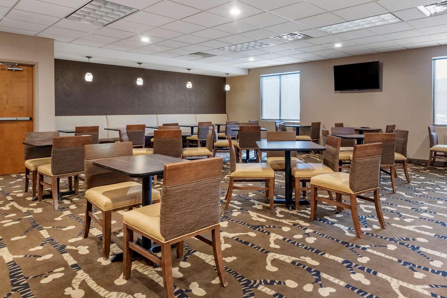 Comfort Inn Glenmont Albany South 28/39