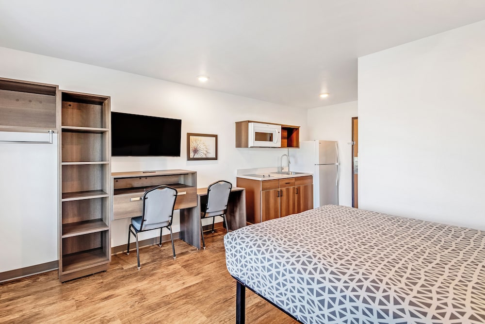 WoodSpring Suites Austin North I-35 10/32