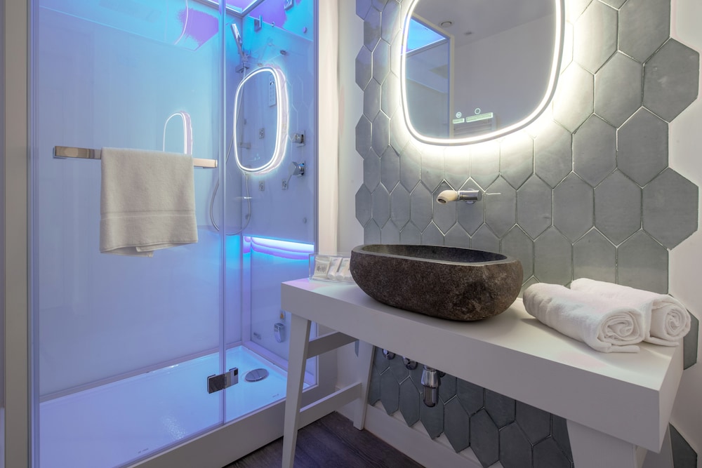 Diamond Suite 31/63