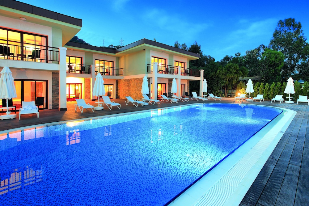 Fortezza Beach Resort 69/70