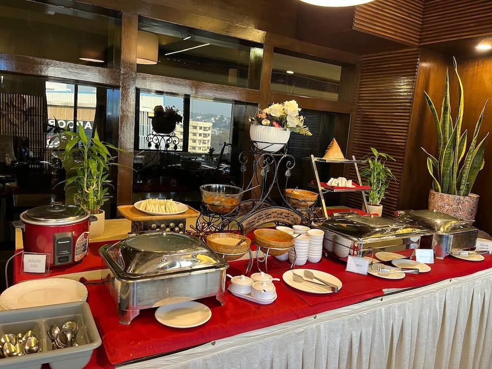 Hotel Hemaadri Grand 50/50