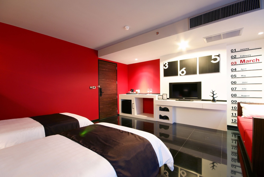 Tsix5 Hotel 17/50