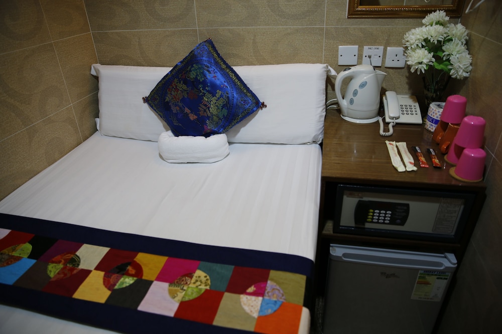 Sandhu Hotel 34/39
