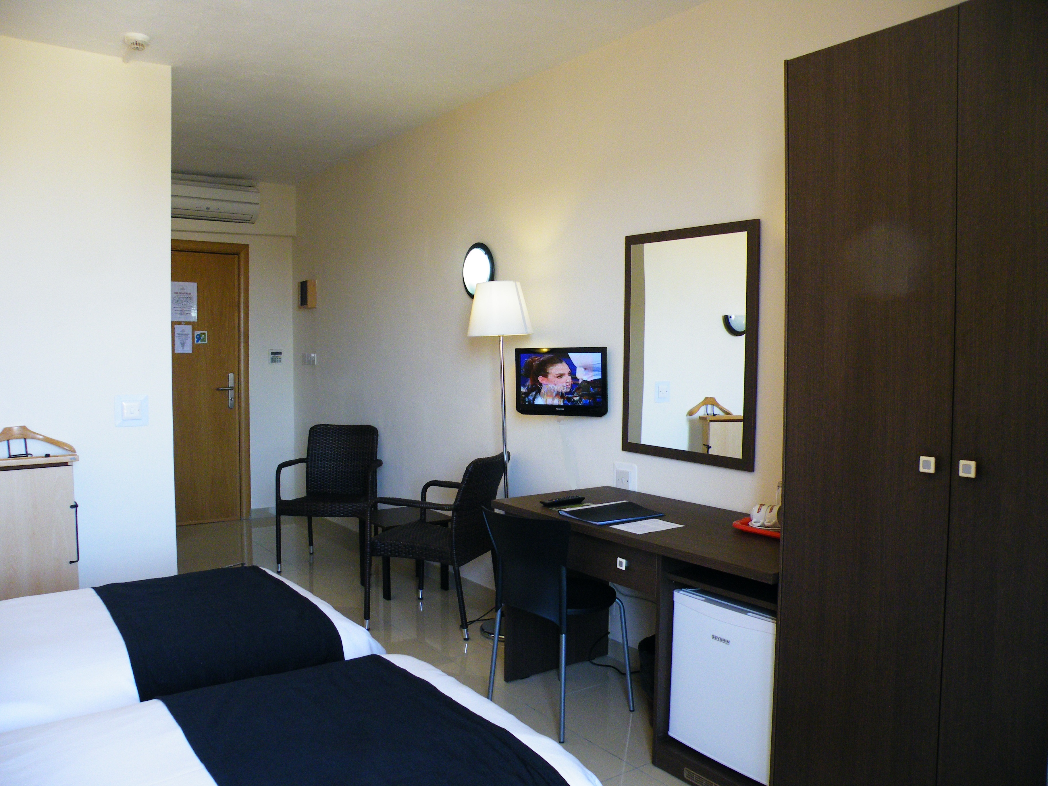 Dean Hamlet Hotel 23/27