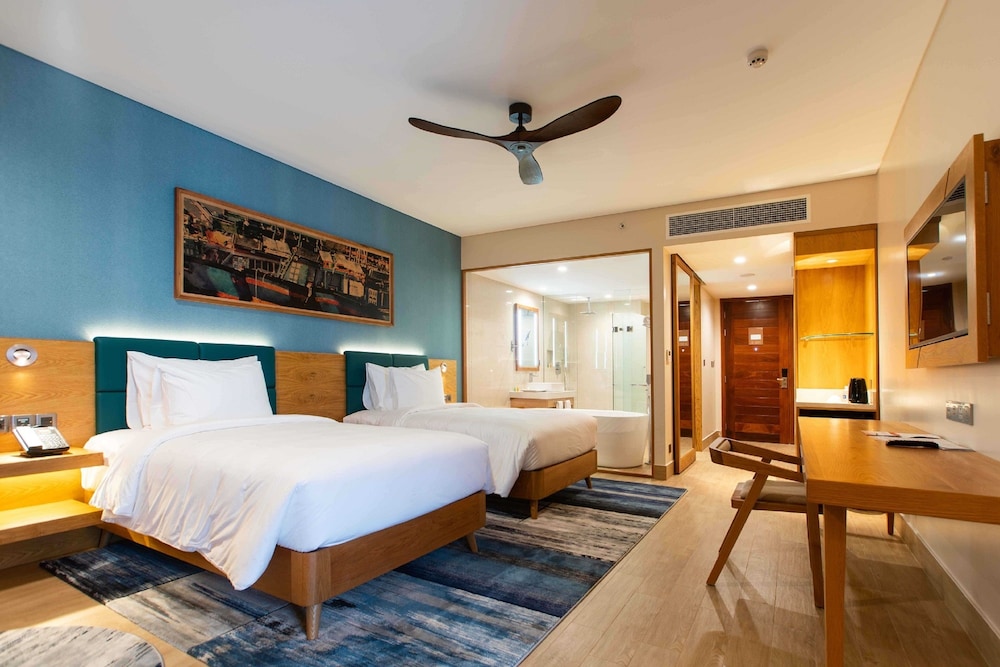 PREMIER, TWIN BEDS, GARDEN VIEW