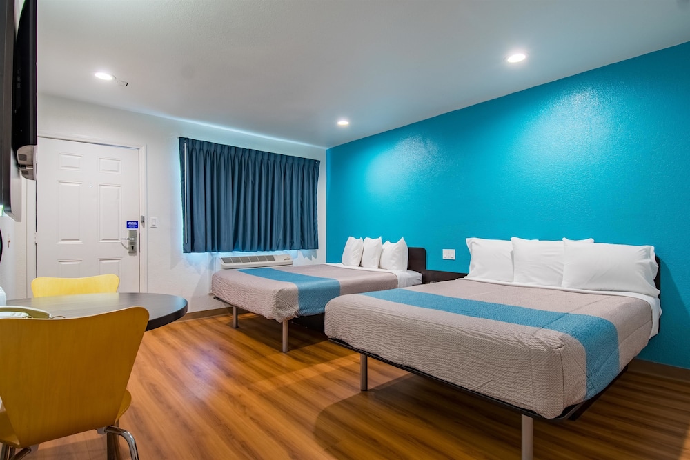 Motel6 San Bernardino, CA - Downtown 30/56