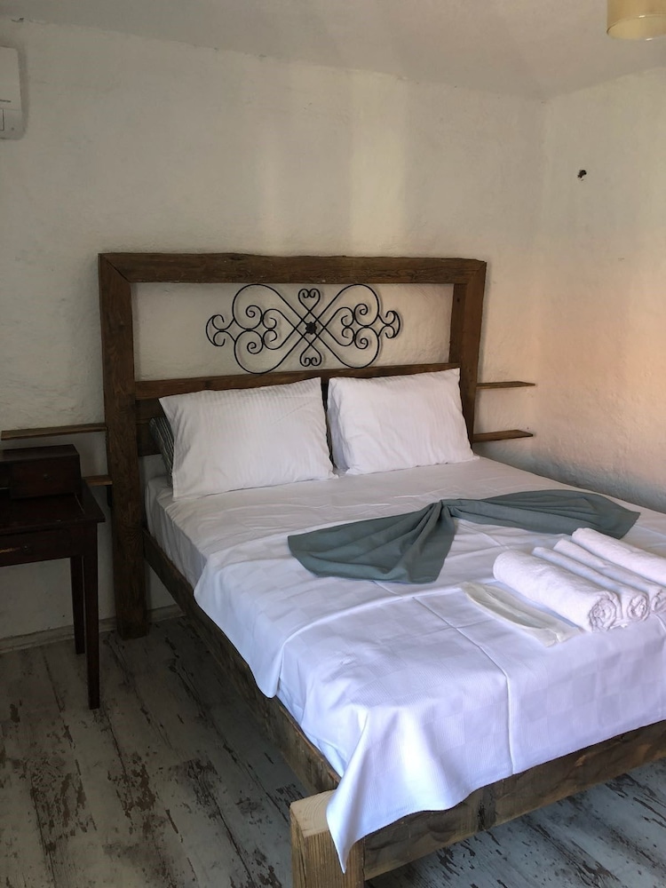 Livan Hotel Deluxe 17/57