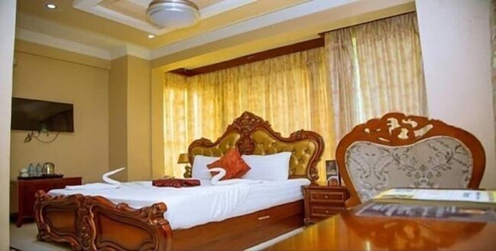 King D Hotel 10/20