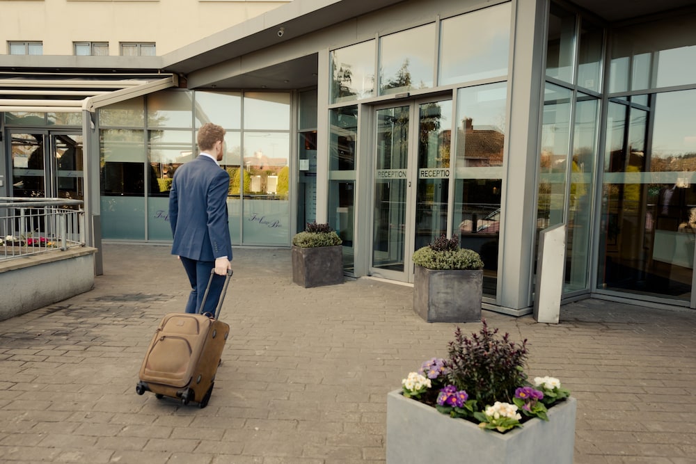 Rochestown Lodge Hotel 18/32