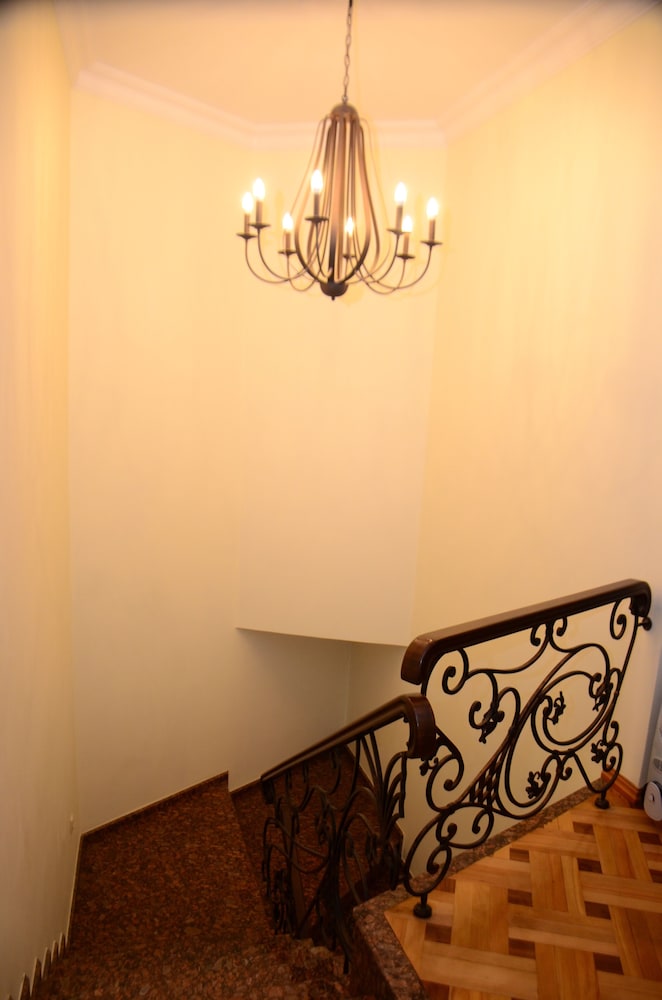 Guesthouse And Hostel Batumi Globus 4/46