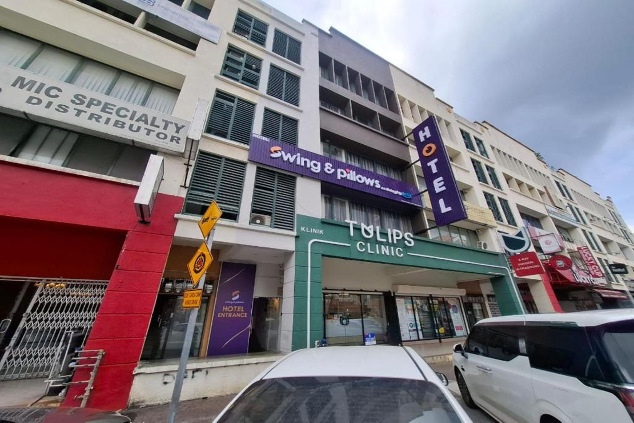 Swing & Pillows at Damansara Perdana