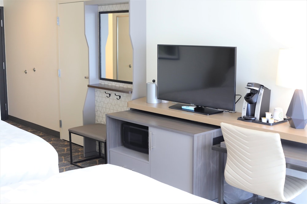 Holiday Inn Hotel And Suites St Cloud 50/60