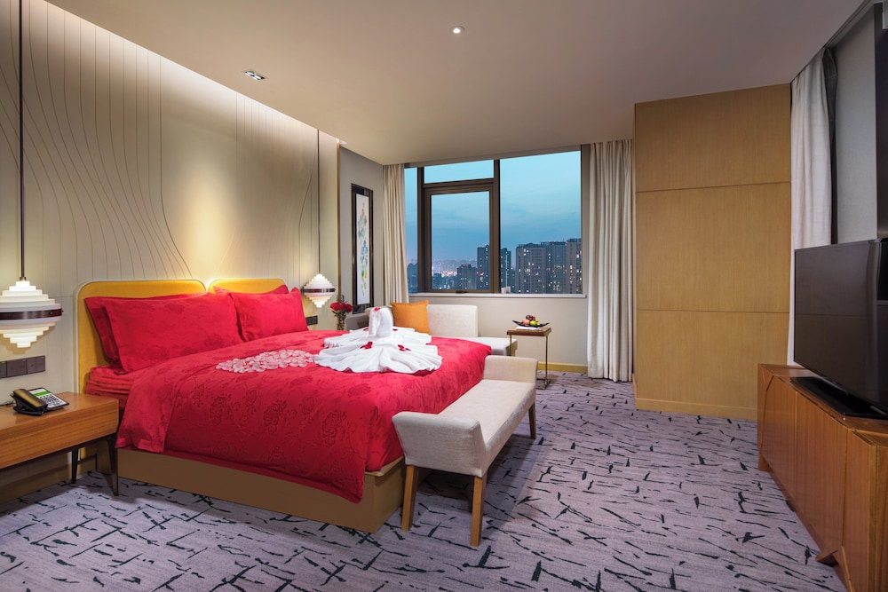 1 Bedroom, Suite, King Bed, Club Lounge Access, Lounge Access
