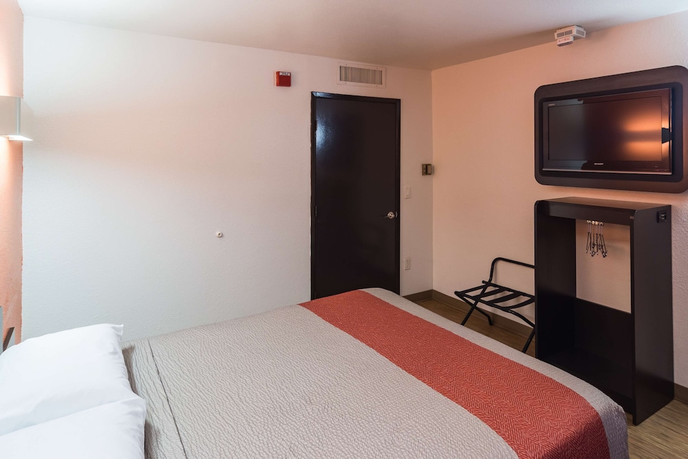 Motel6 Oroville, CA 21/48