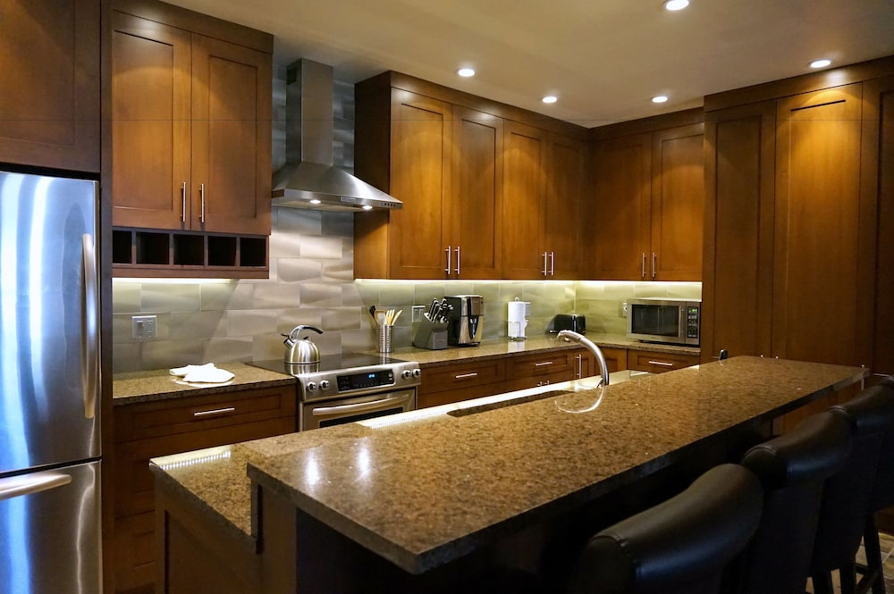 Woodrun Place Condominiums &amp; Residences 34/38