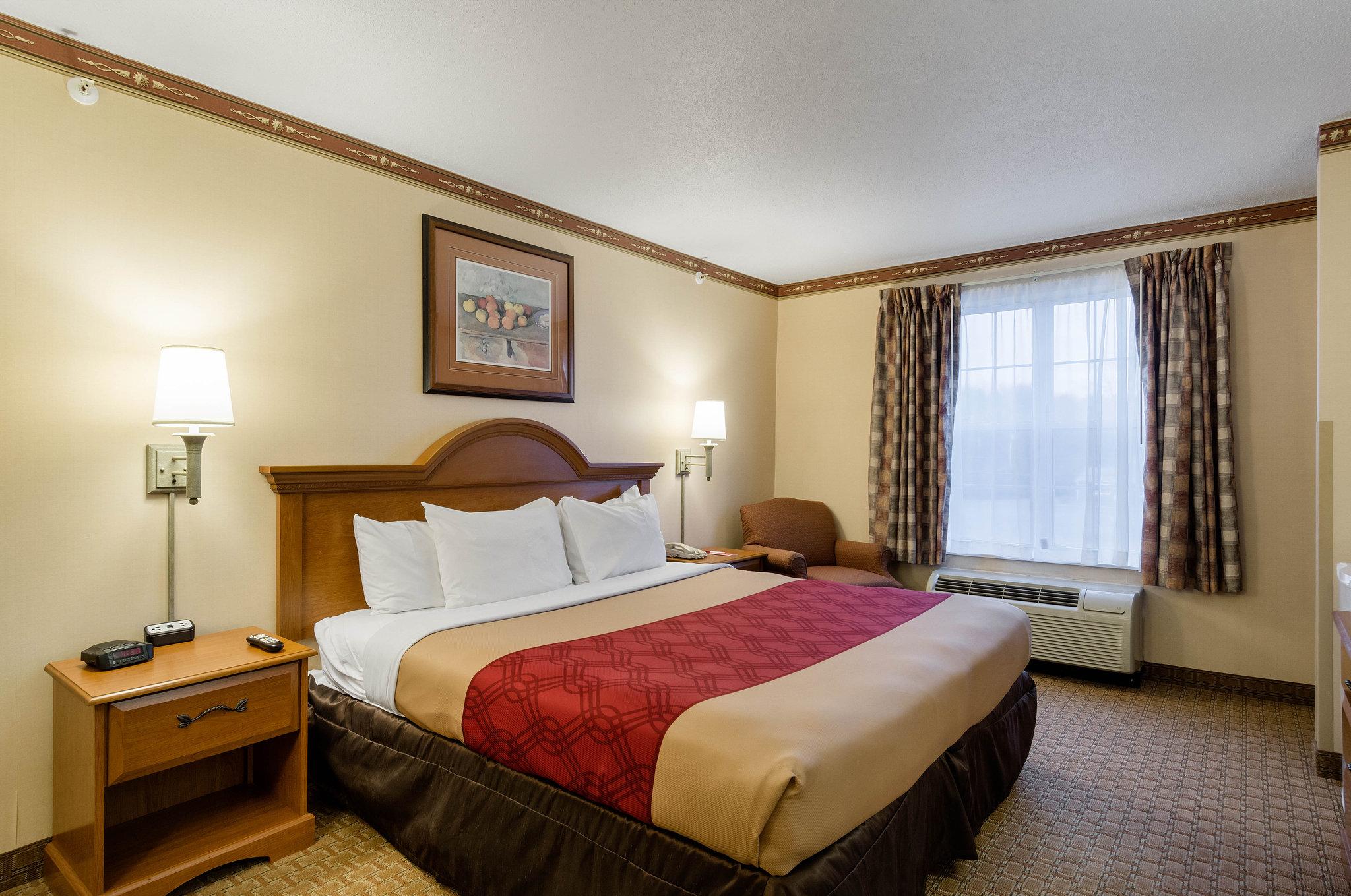 Econo Lodge 12/41
