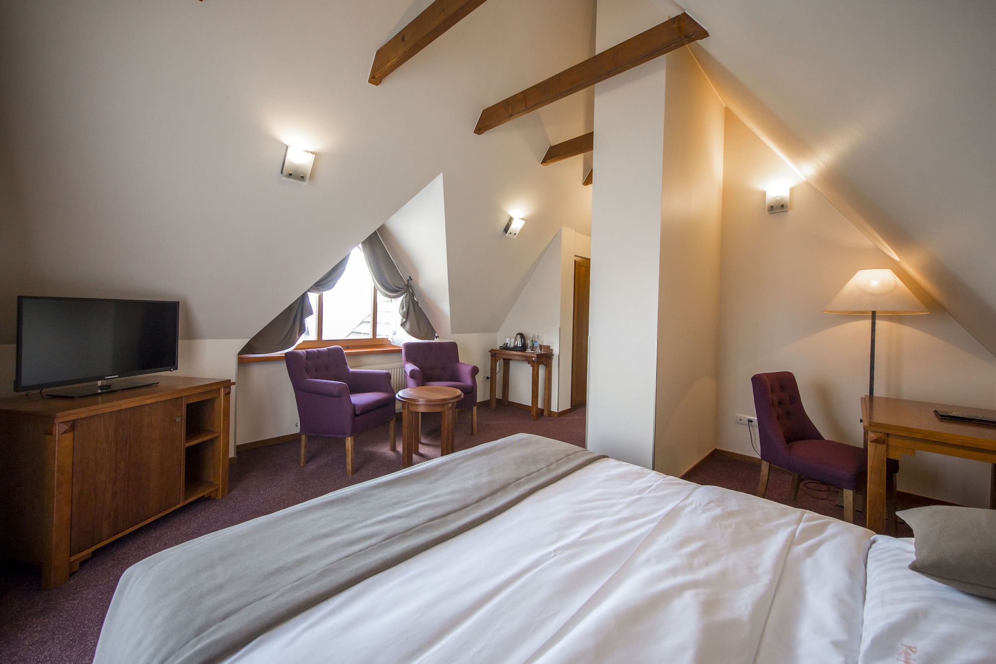 PREMIUM, DOUBLE BED, BALCONY