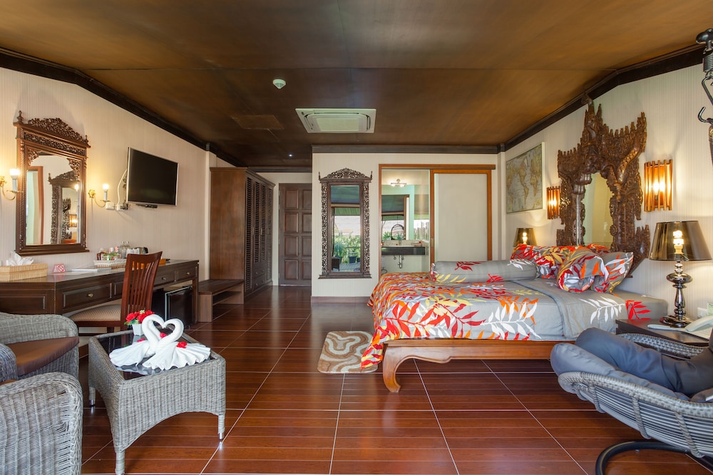 Tropica Bungalow Hotel 33/69