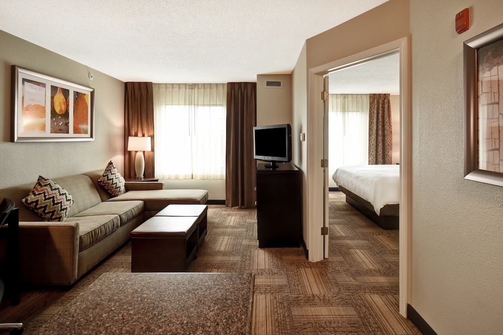 Staybridge Suites Grand Rapids-Kentwood 38/58