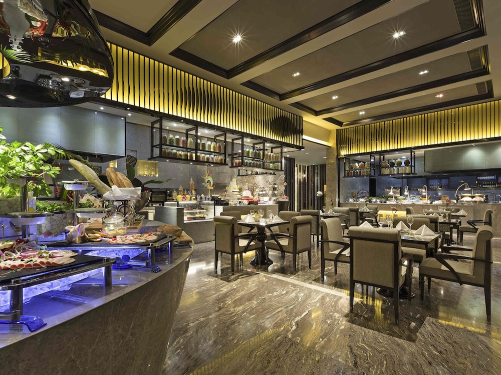 Pullman Yantai Center 36/50