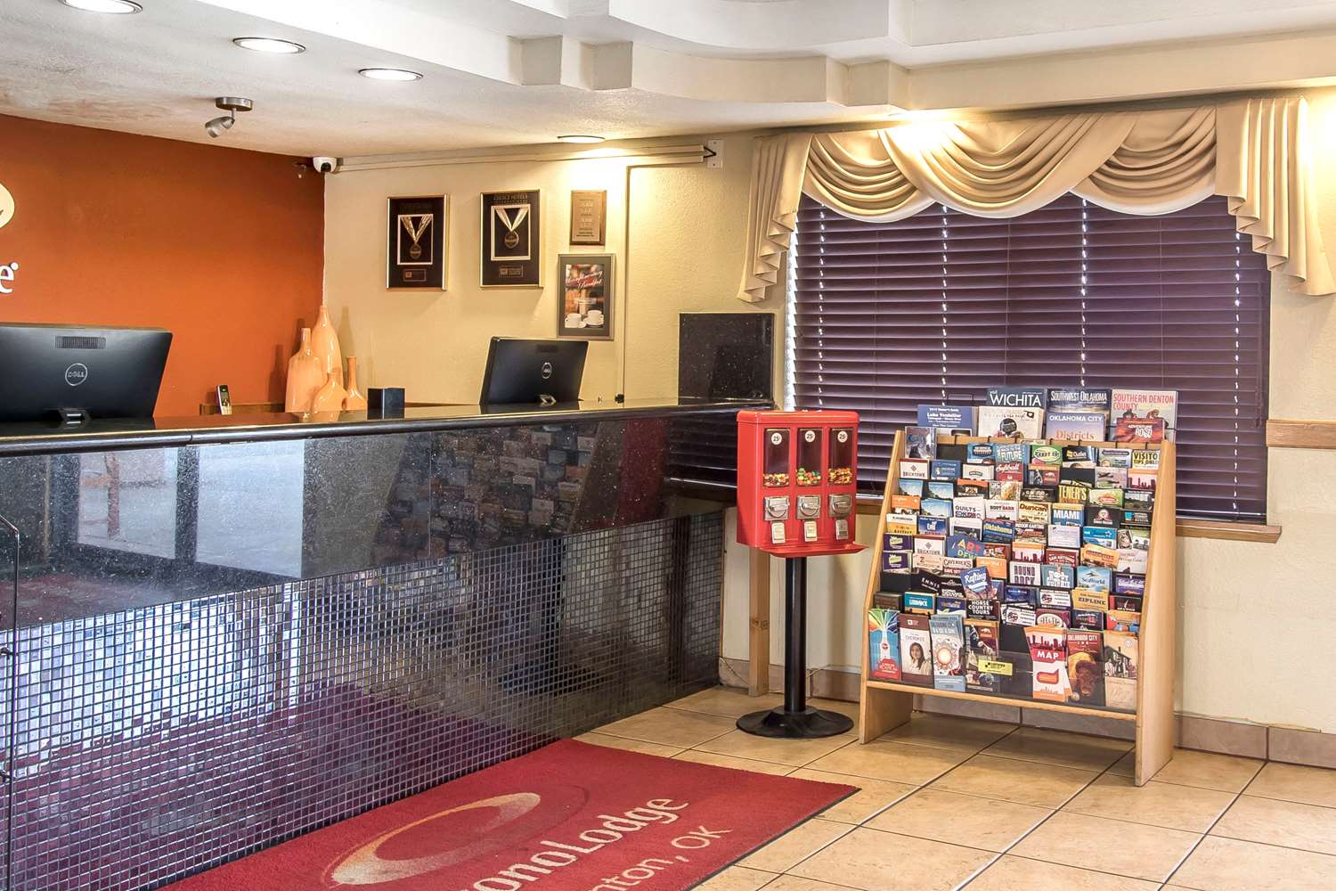 Econo Lodge Inn And Suites Clinton 1/12