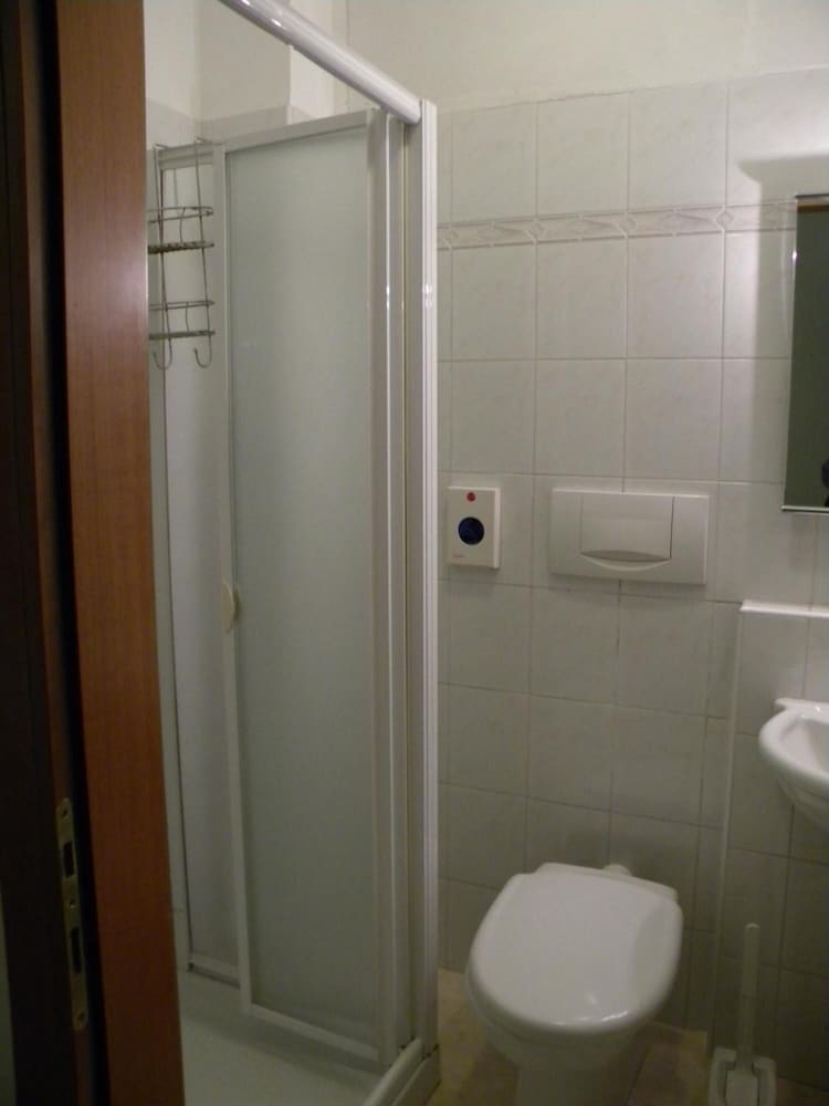 Hotel Adua 60/62