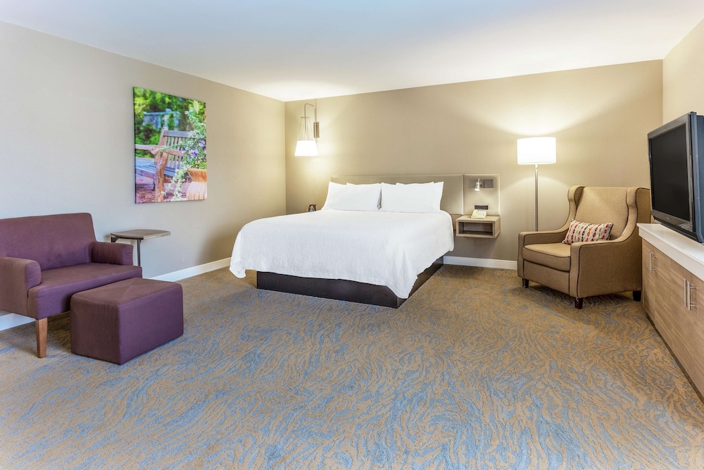 Hilton Garden Inn St. Charles 10/48