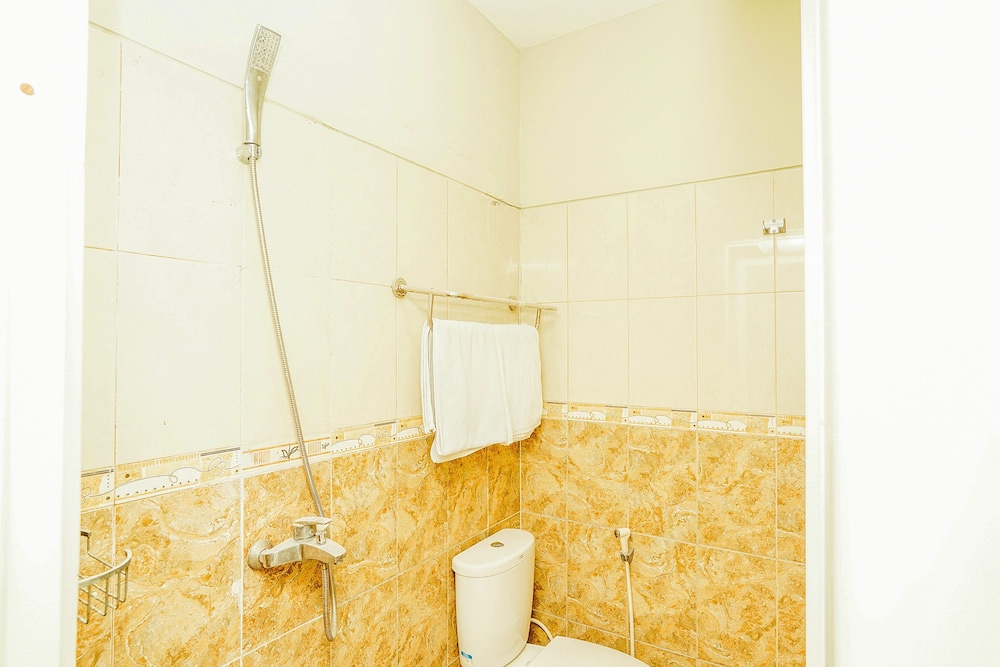 Ardhya Guest House 45/46