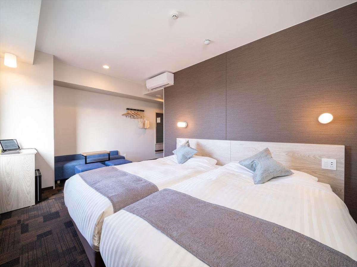 Hollywood, Twin Beds